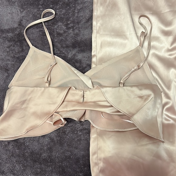 Two Piece Set With Wide Leg Bottom - Picture 3 of 3